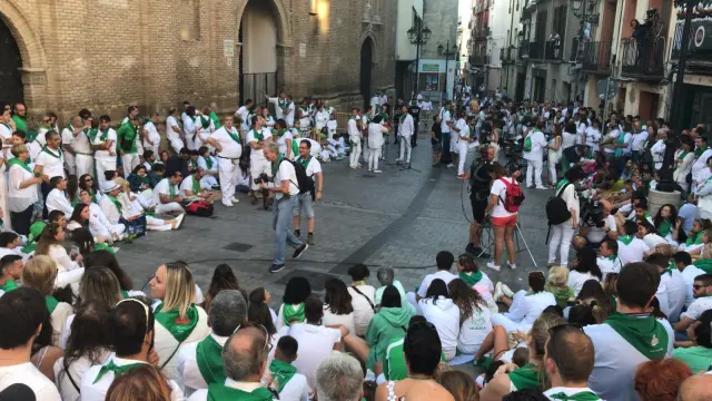 Huesca despierta con los Danzantes.