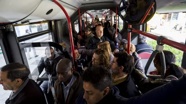 En los autobuses urbanos de Zaragoza, se deja sentir la inercia.