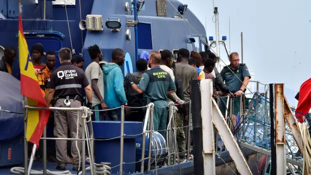 Llegada al puerto de Almería de inmigrantes rescatados por Salvamento Marítimo.