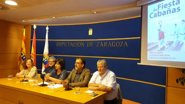 Mercedes Núñez, Juan José Borque, Marta Gracia, Juan José Moreno y Gonzalo Orna, en la rueda de prensa