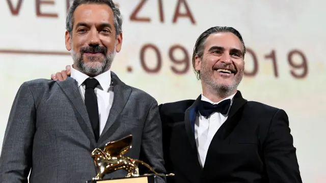 La película 'Joker' de Todd Phillips se alzó este sábado con el León de Oro, el máximo galardón de la 76ª edición del Festival de Cine de Venecia.