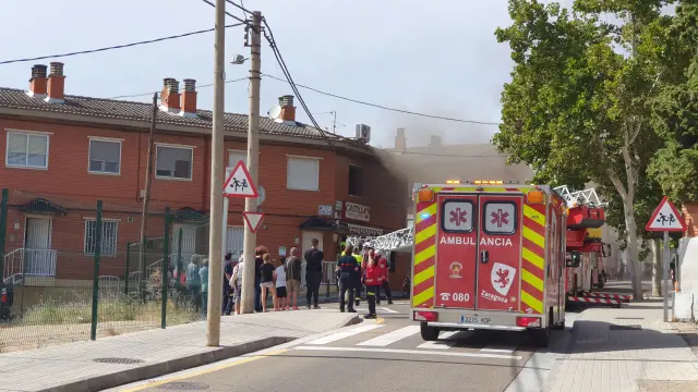 Pequeño incendio en la panadería Castilla, en Miralbueno.