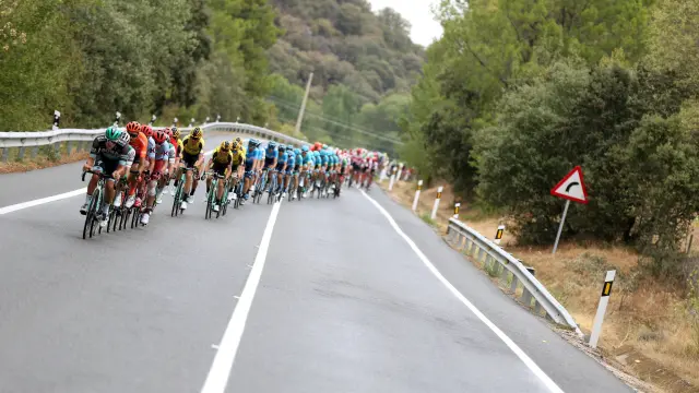 Cavagna gana al fin en la Vuelta en una etapa con abanicos neutralizados