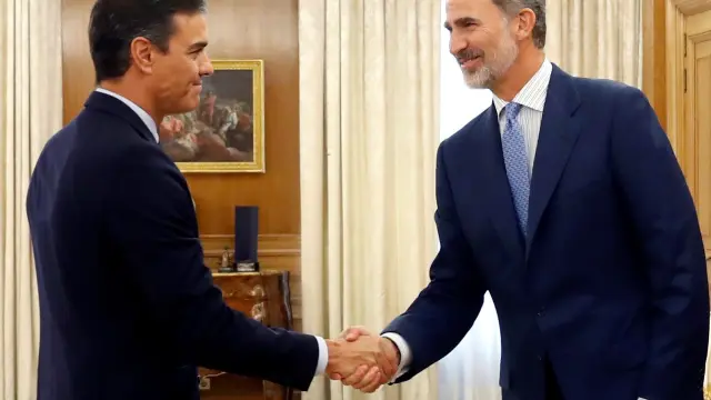 Felipe VI recibe a Sánchez en Zarzuela al cierre de la ronda de consultas
