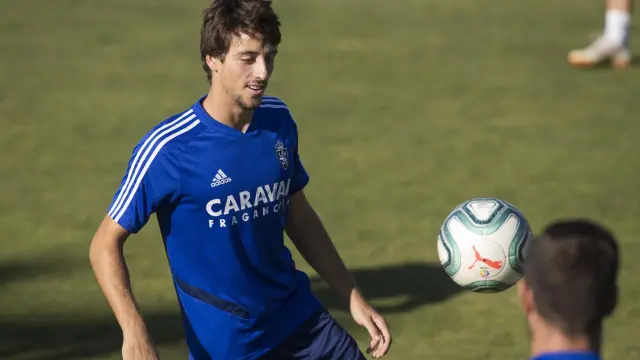 Julián Delmás, en el entrenamiento del Real Zaragoza.