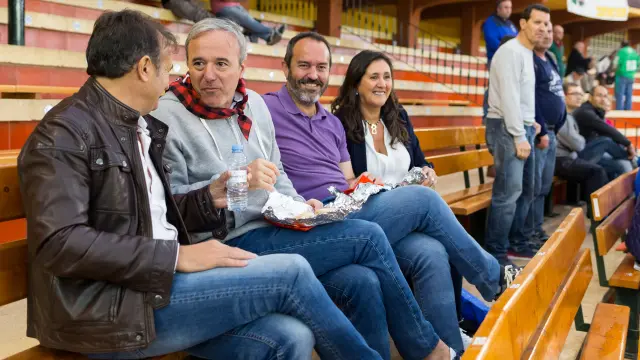 El alcalde de Zaragoza, Jorge Azcón, asiste a las vaquillas de este miércoles y anuncia que también acudirá a las corridas de los días 10 y 12 de octubre en la Misericordia.