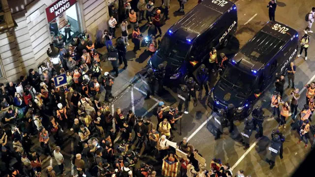 Sexta noche de disturbios en Barcelona