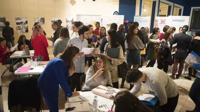Unos 200 jóvenes han participado en la V Feria del Empleo y Emprendimiento que organiza la Cámara de Zaragoza
