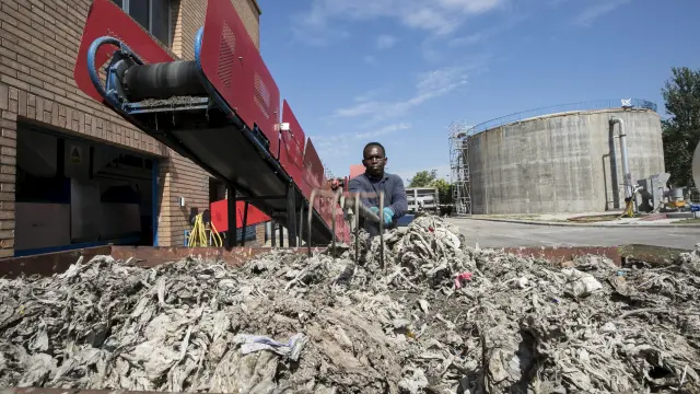 Residuos en la depuradora de La Almozara de Zaragoza