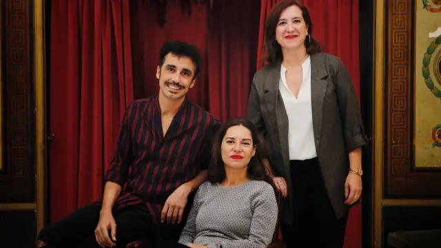 Canco Rodríguez, Natalia Mateo y Sara Fernández, en el Teatro Principal de Zaragoza.
