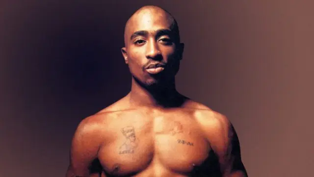 Tupac Shakur, fallecido de un tiro en 1996.