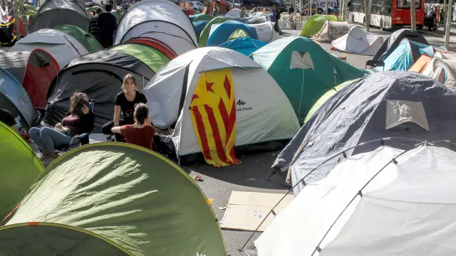 Imagen de los acampados en Barcelona.