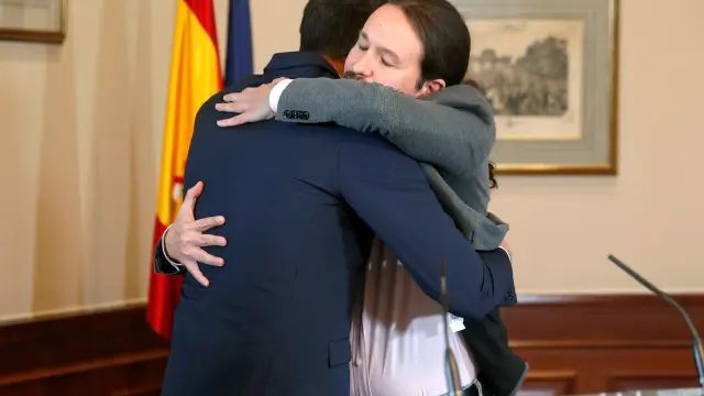 El preacuerdo de gobierno de coalición entre Pedro Sánchez y Pablo Iglesias, en imágenes.