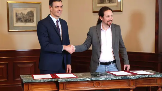 El preacuerdo de gobierno de coalición entre Pedro Sánchez y Pablo Iglesias, en imágenes.