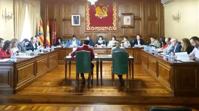Imagen del pleno del Ayuntamiento de Teruel celebrado este lunes.