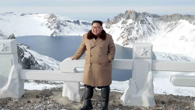 Kim Jong-un en una zona de alta montaña en el norte de Corea del Norte.
