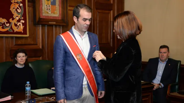 Toma de posesión del nuevo concejal de Ciudadanos del Ayuntamiento de Teruel, Carlos Aranda.