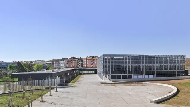 Vista del complejo deportivo Las Fuentes, en Utebo, obra de Magrazó y Used