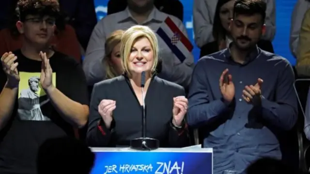 La presidenta croata en funciones, Kolinda Grabar-Kitarovicen, en un mitin de campaña.