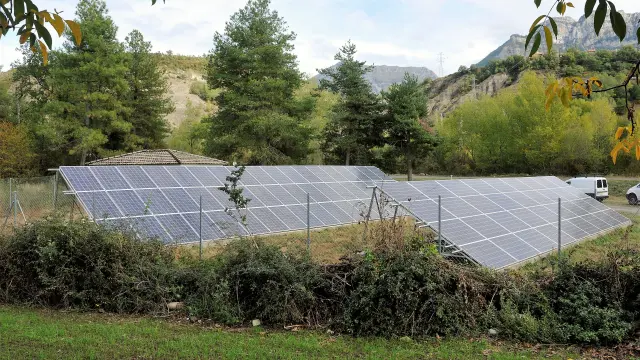 Placas solares, uno de los sistemas de ahorro energético.