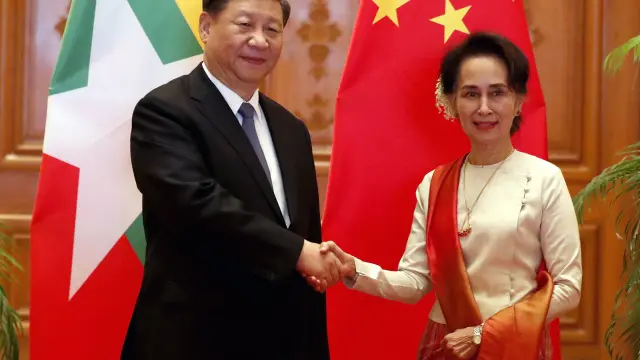 Xi Jinping y San Suu Kyi este sábado en Myanmar.