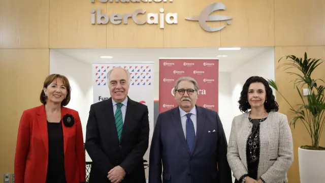 Firma de convenio y presentación del Programa Forma-T, entre Fundación Ibercaja y Cámara de Comercio de Zaragoza.