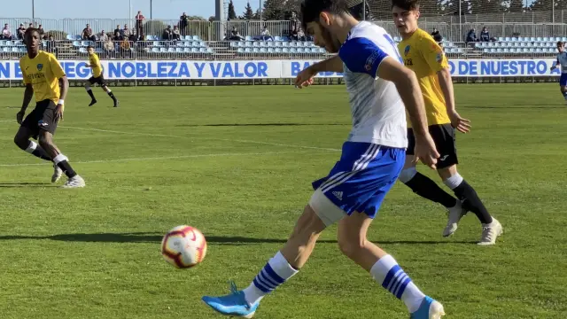 Puche jugador del Real Zaragoza Juvenil ante el Lleida.