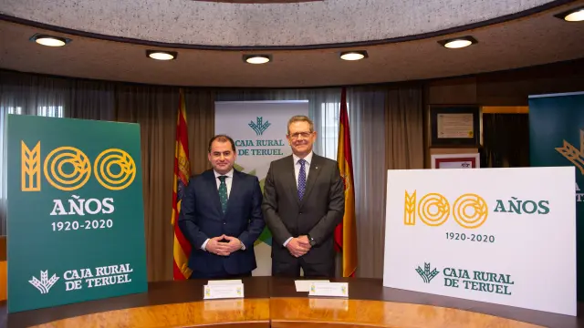 El director y el presidente de la Caja Rural de Teruel, David Gutiérrez y José Cuevas.