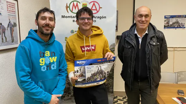 Eduardo Batista, Jairo Lanau y Ricardo Laviña, de Montañeros Aragón Barbastro.