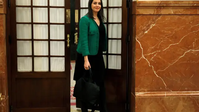 La portavoz parlamentaria de Ciudadanos, Inés Arrimadas, llega al Congreso de los Diputados