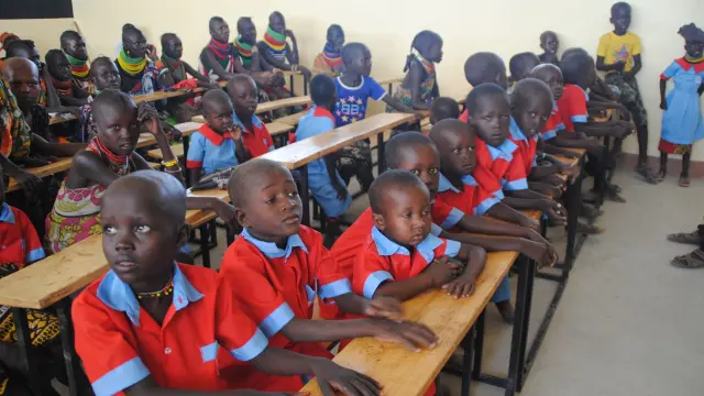 La Fundación Vipeika ha inaugurado el centro Ismael Pascual Nursery, ubicado en Turkana (Kenia), donde 150 alumnos de entre 3 y 7 años ya reciben nutrición y educación.
