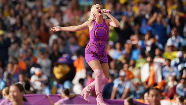 Katy Perry, comprometida con la causa feminista en su actuación en la final de cricket femenino entre Australia y La India que ha tenido lugar este domingo en Melburne.
