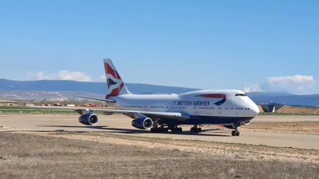 Llegada de un B747 de British Airways al aeropuerto de Teruel.