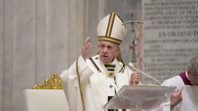 El papa Francisco durante la misa del Sábado Santo.