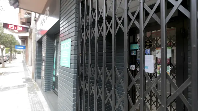 Comercio de Huesca cerrado por el estado de alarma.