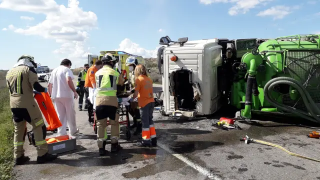 Herido un camionero en un accidente en la carretera N-II, a la altura de Pina de Ebro