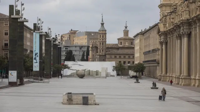La plaza del Pilar de Zaragoza durante el confinamiento.