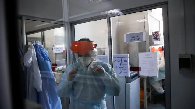 Los laboratorios universitarios, claves en el testeo de COVID-19 en Chile