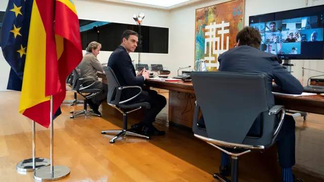 Pedro Sánchez preside la reunión del comité técnico de seguimiento de la pandemia este sábado.