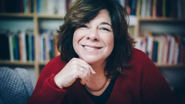 Lara López publica 'Derivas'.