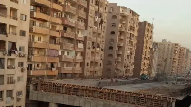 Autopista que se está construyendo en El Cairo.