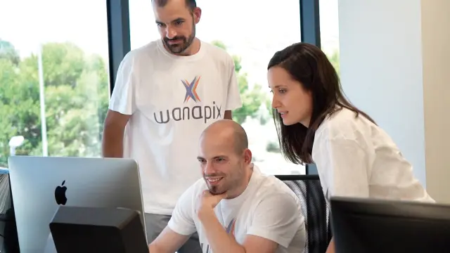 El departamento de Marketing de Foticos trabajando en su nueva web Wanapix.
