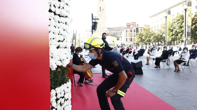 Zaragoza rinde homenaje a las víctimas del coronavirus