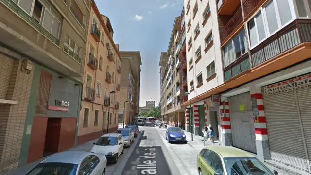La agresión se produjo en un domicilio de la calle de la Aljafería, en Zaragoza, donde acudió la Policía Local.