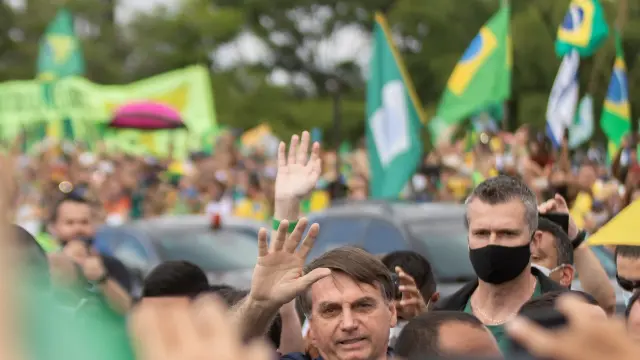 Presidente de Brasil, Jair Bolsonaro, confirma que es positivo de coronavirus