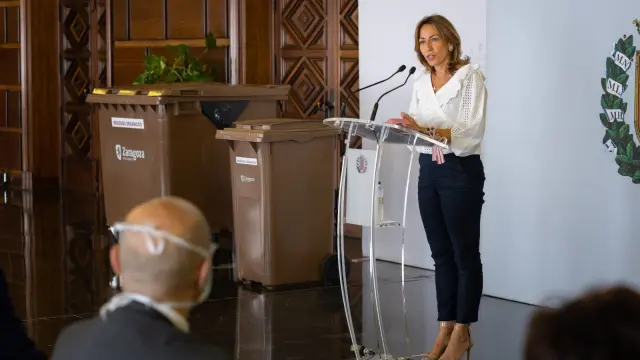 La edil de Servicios Públicos, Natalia Chueca, durante la presentación del programa piloto de recogida de residuos orgánicos.