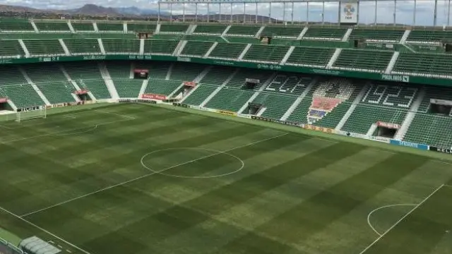 Estadio Martínez Valero de Elche, lugar donde juega a las 22.00 de este jueves el Real Zaragoza la ida de la semifinal de la promoción de ascenso a Primera División.