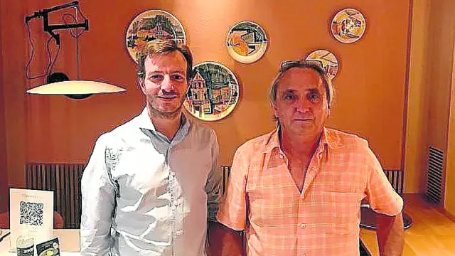 Luis Machín, de AEFA, y Alfredro Sanz, de ARNA, durante la presentación del proyecto ‘Alfa miel’.