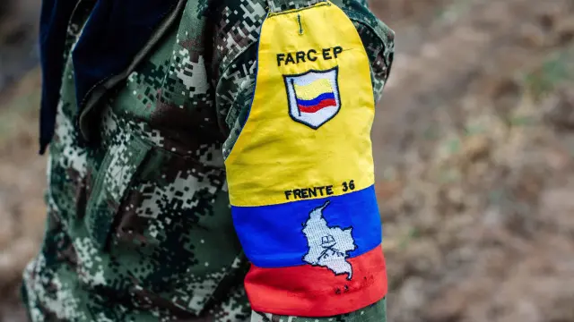 Un guerrillero del Frente 36 de las ya desmovilizadas Fuerzas Armadas Revolucionarias de Colombia.