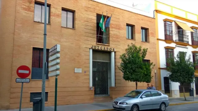 Exterior del juzgado de Utrera, Sevilla.